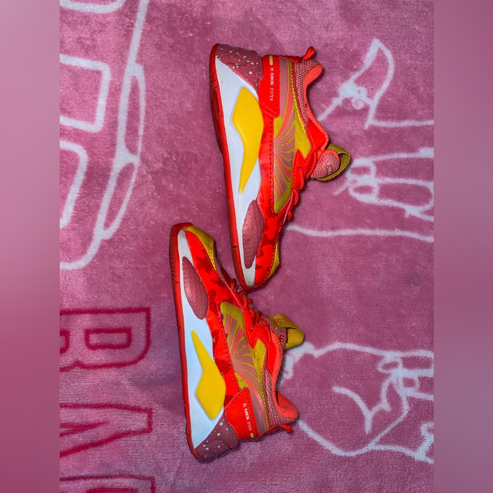 Kids puma shoes